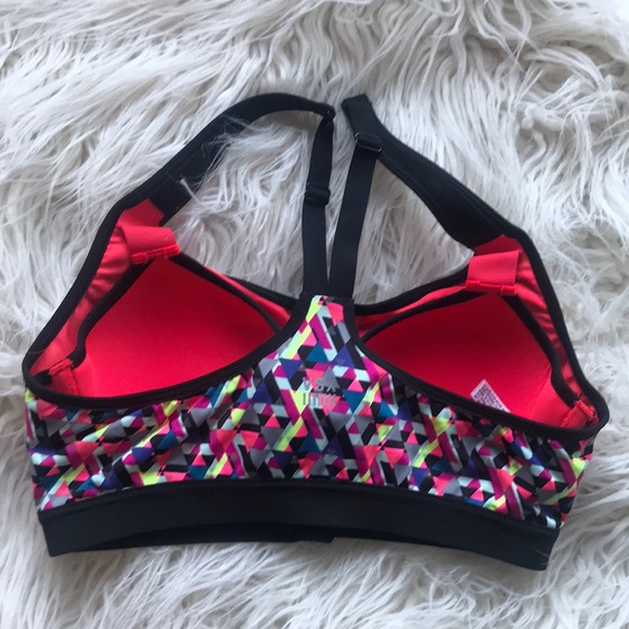 Victoria’s Secret sports bra 32B - Picture 2 of 2